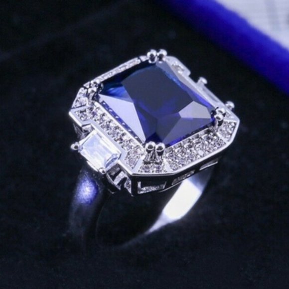 Beautiful New 925 Sterling Silver Sapphire Ring - Picture 2 of 5